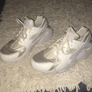 Women’s Nike huaraches